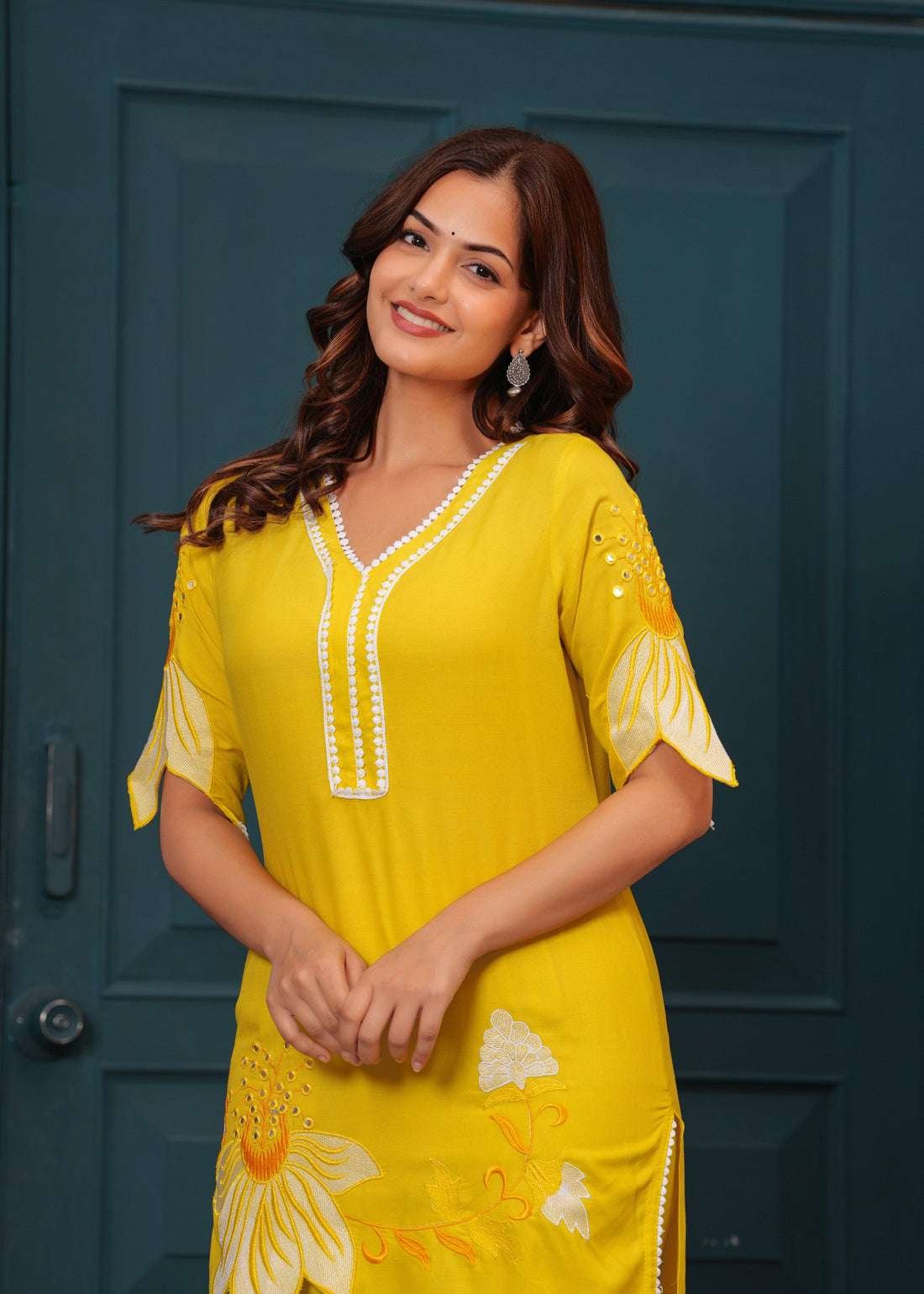 Women's Cotton Floral Printed Short Straight Kurti With Pant - Image 4